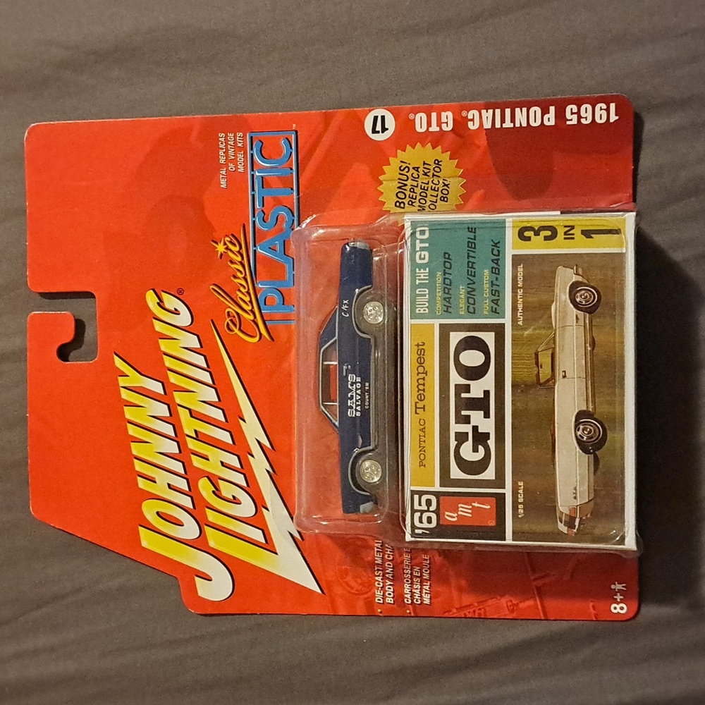 Johnny Lightning 1965 Pontiac GTO, NWT Collectors 1/64 Die Cast, Dark Blue